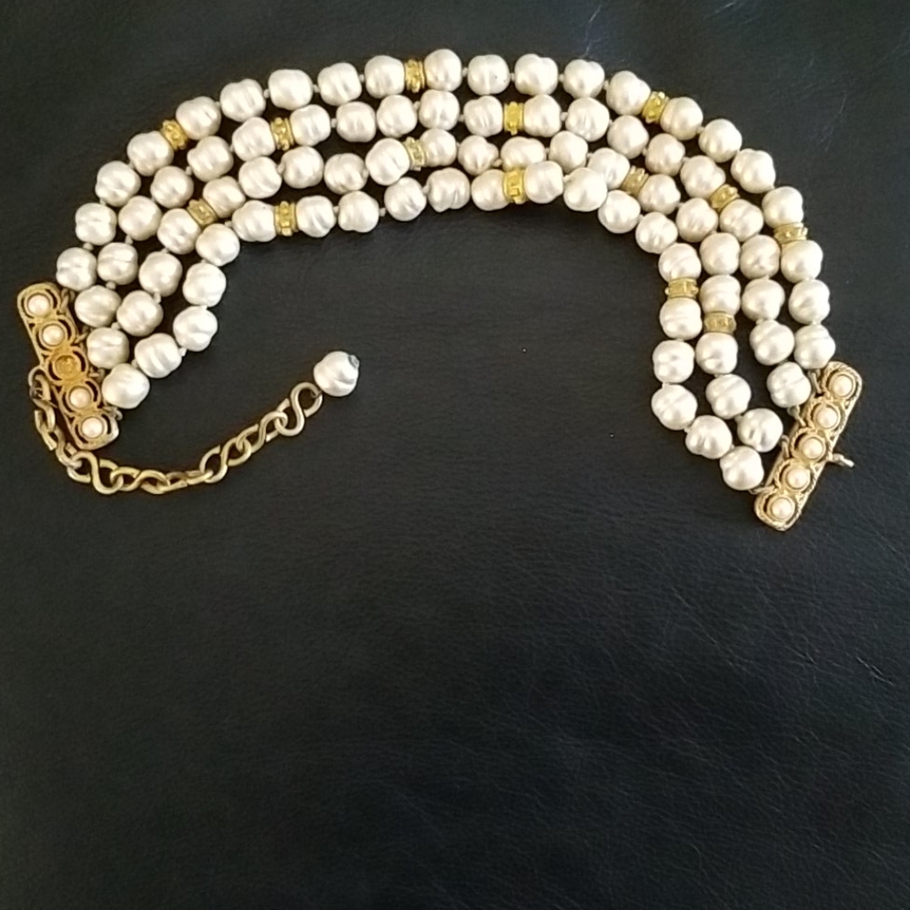 4 string pearl necklace